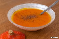  Je vous propose ma recette toute simple de soupe de potimarron, idéale pour les repas d’hiver !
