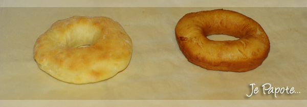 A gauche le donut au four et à droite le donut frit