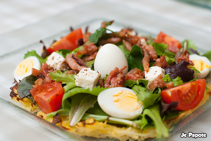 salade composée sur nid de pomme de terre