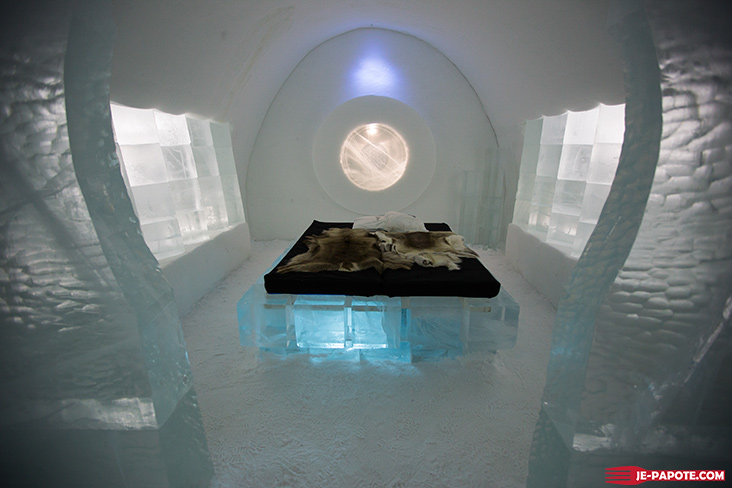 Art Suite Whisper into the solid lense Ice Hotel