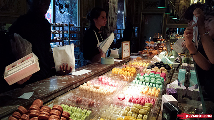 Ladurée Champs Elysées