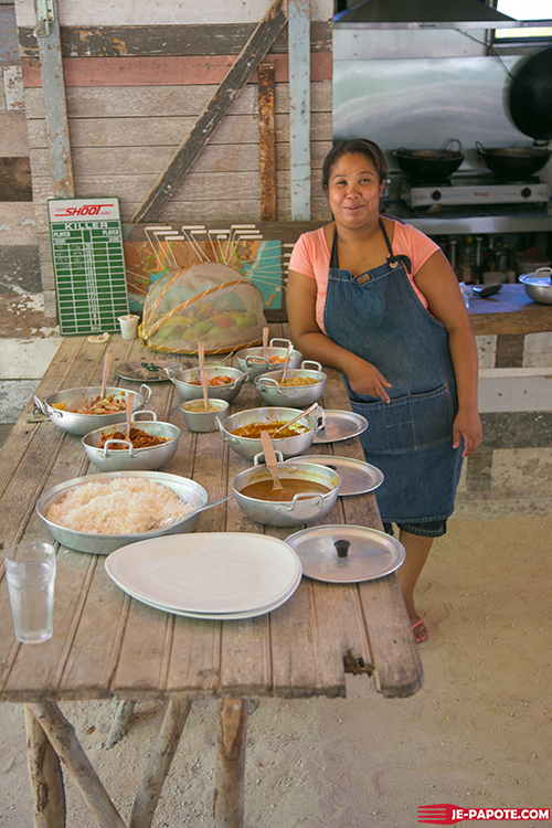 Buffet créole chez Otentic Eco Tent