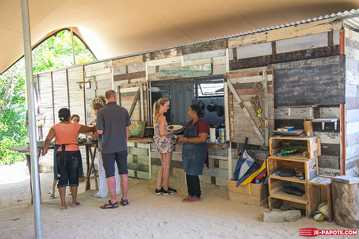 Déjeuner chez Otentic Eco Tent