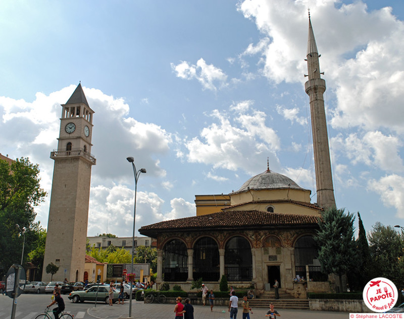 Tirana - la Tour de l'Horloge et la Mosquée Et'Hem Bey (XIXème)