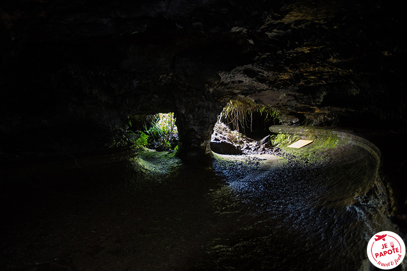 Spéléo tunnel de lave