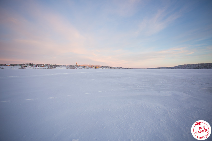 Lac gelé Laponie