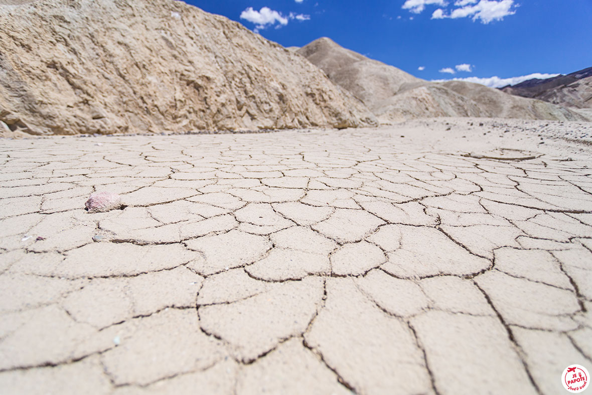 terre craquelé vallée de la mort