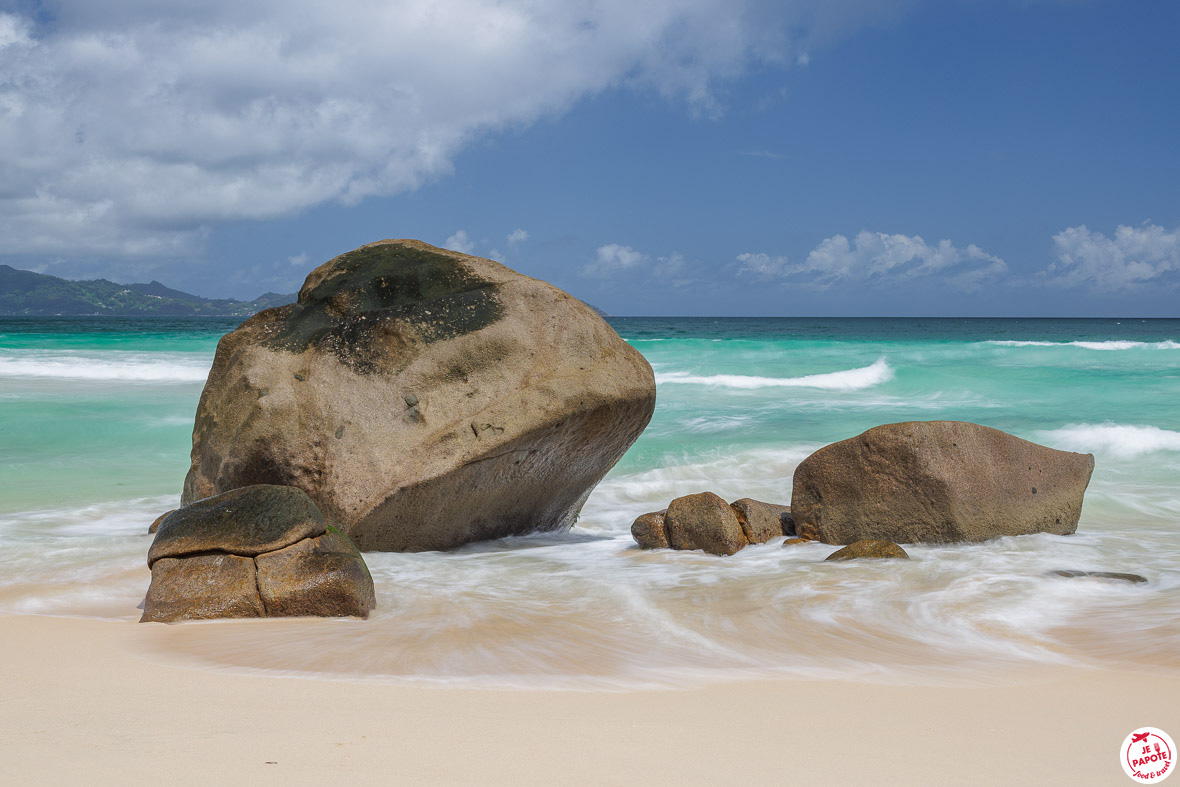 Plage des Seychelles, roche granit